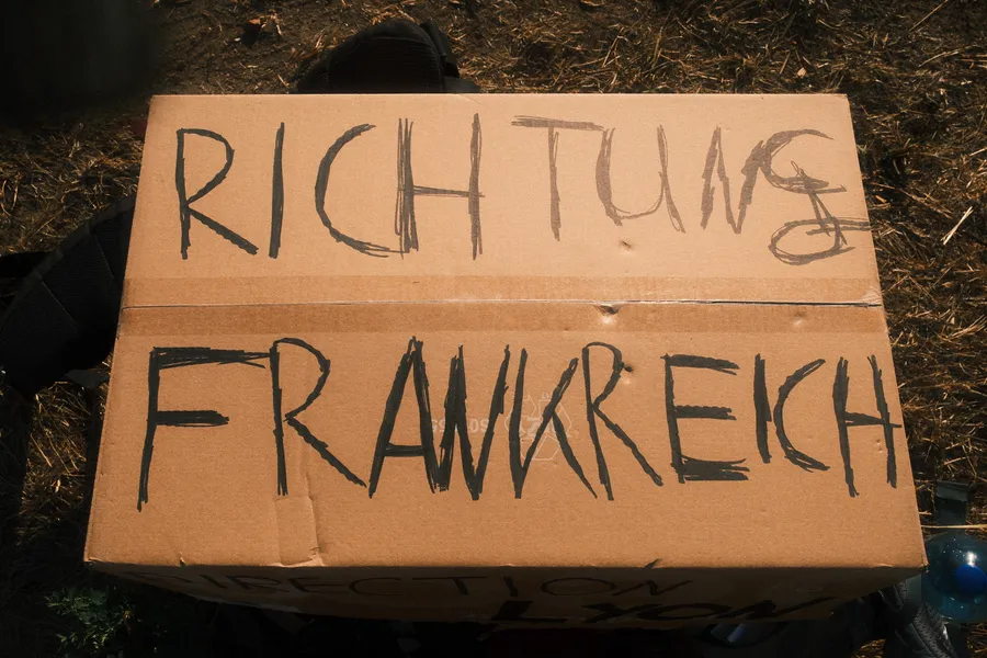 Der erste Karton.
